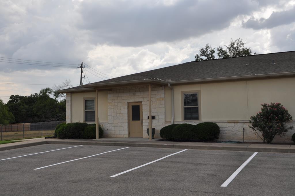 105 Heritage Hills Dr Listing Cover Image