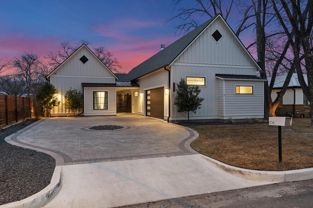 106 College St Listing Cover Image