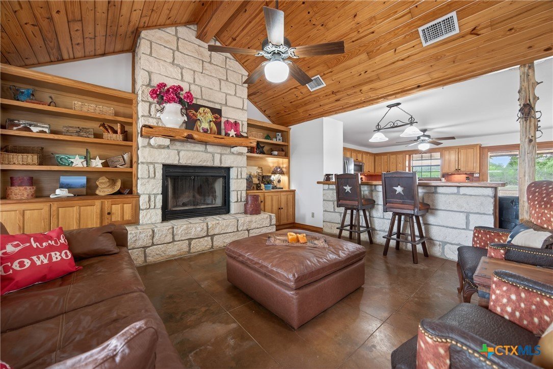 1077 Burdette Wells Listing Cover Image