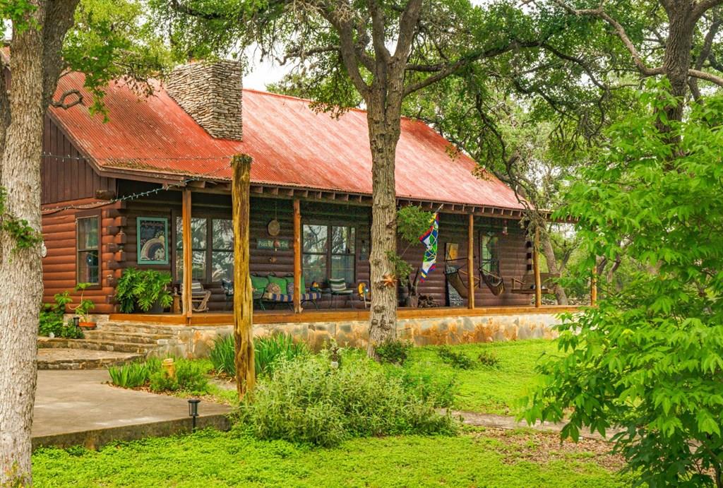 1218 Oakwood Loop Listing Cover Image