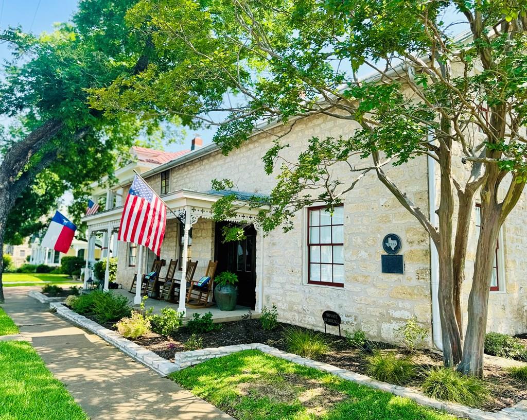 125 San Antonio Rd Listing Cover Image