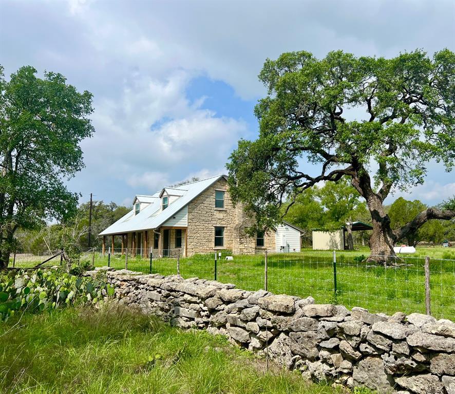 1366 Narrows Rd Listing Cover Image