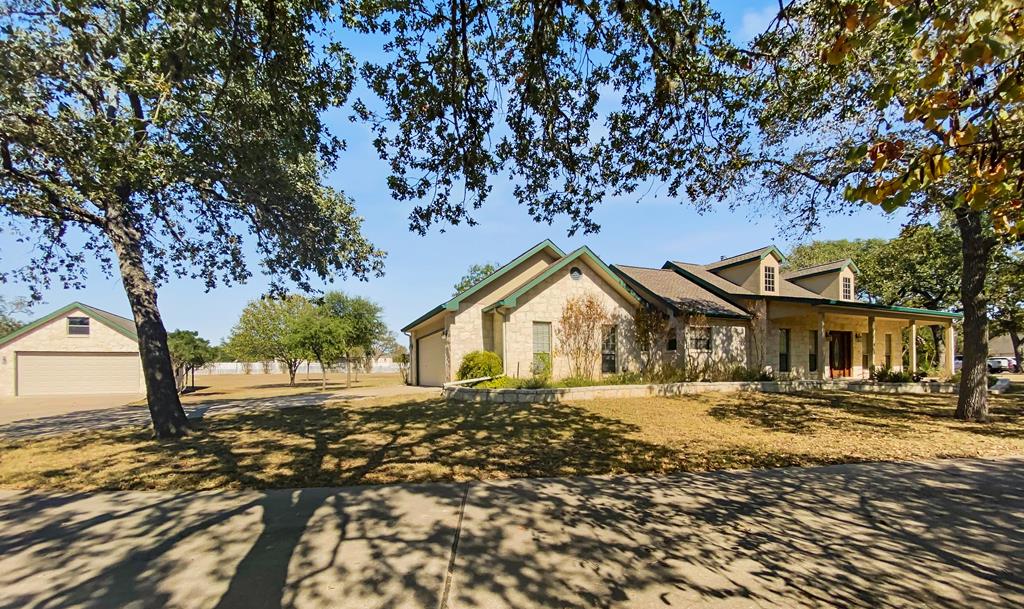 1399 Saddle Club Dr Kerrville, TX