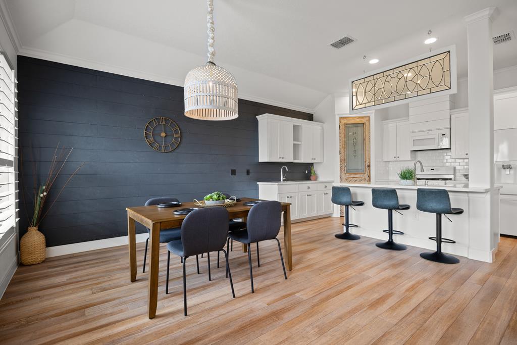 1705 Cherrywood Dr Listing Cover Image