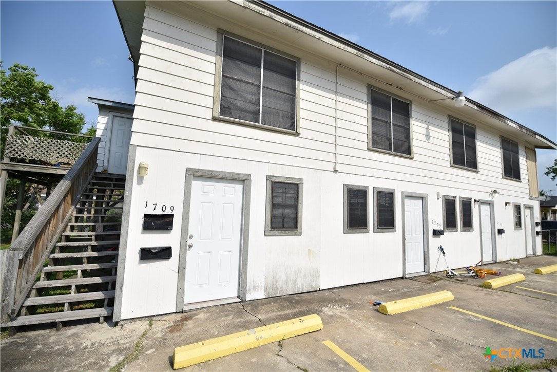 1705 Holloman Listing Cover Image