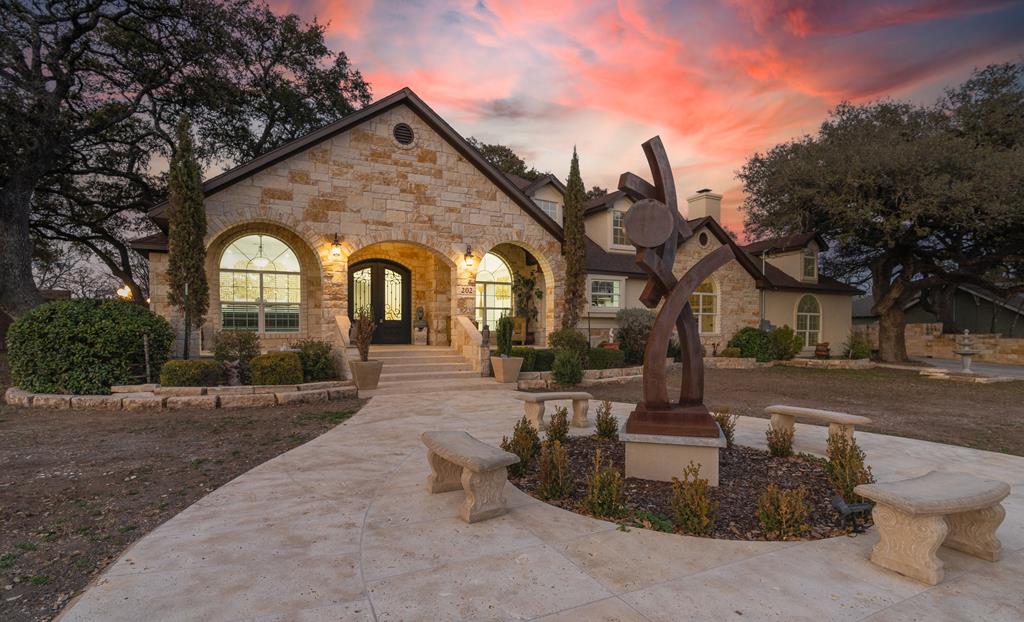 202 Beverly Dr Listing Cover Image