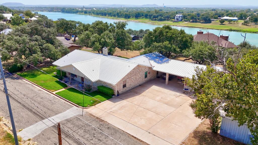 204 Sunset Dr Listing Cover Image