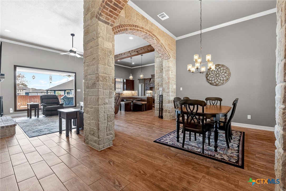 2041 Bella Vita Listing Cover Image