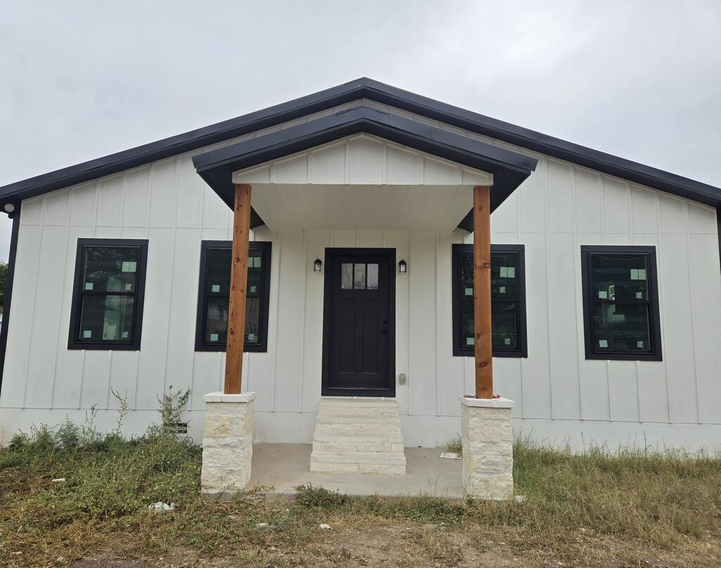 209 Tipton St Listing Cover Image