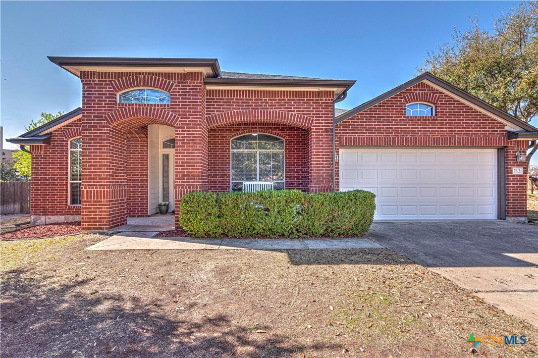 212 Gracie Listing Cover Image