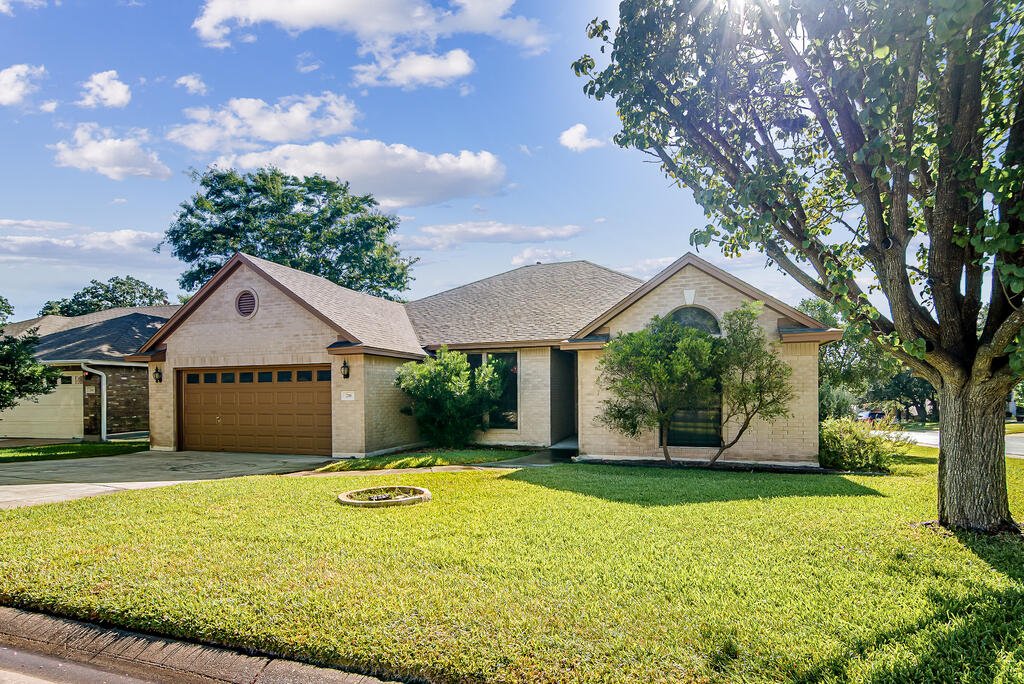 216 Meadow Brook Dr Listing Cover Image