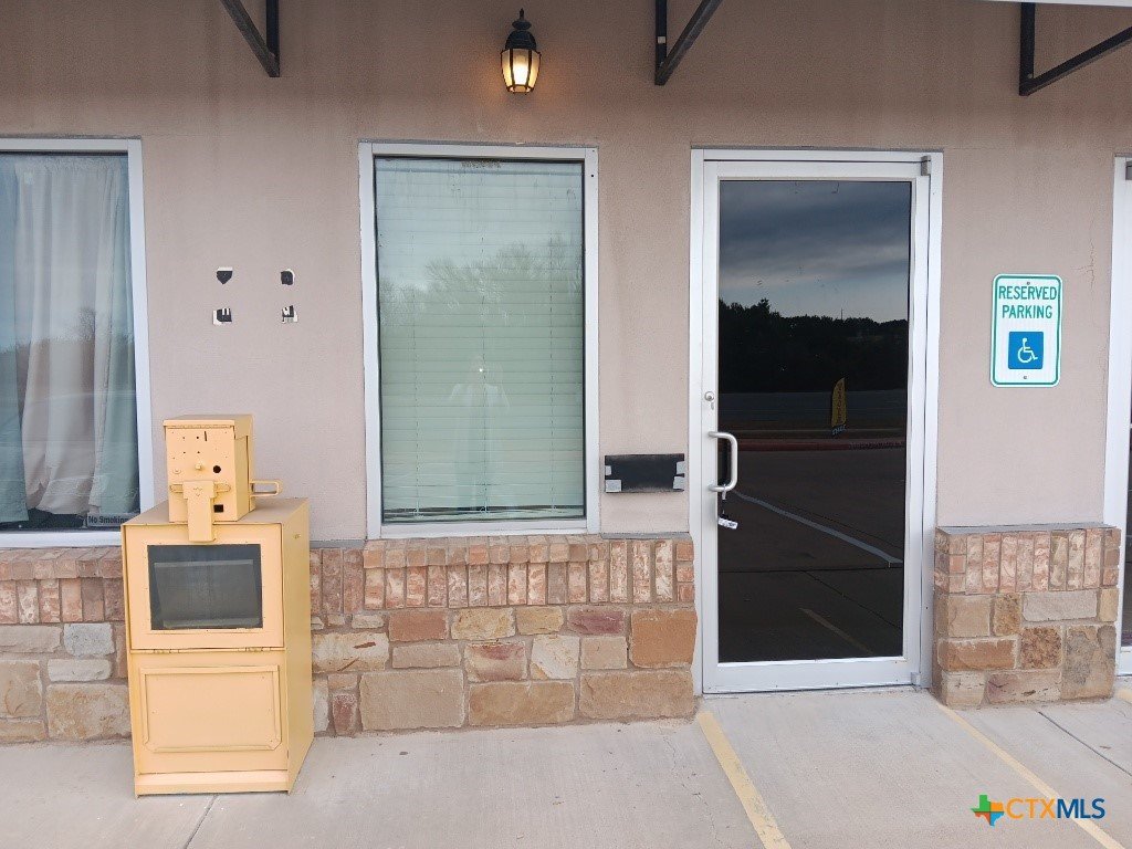2705 Stan Schlueter Listing Cover Image