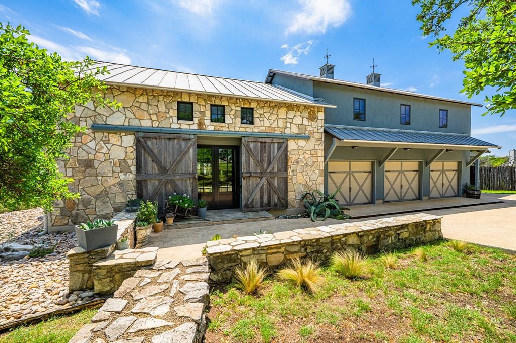 271 Royal View Dr Listing Cover Image