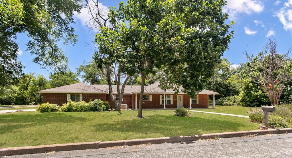 301 Hackberry St Listing Cover Image