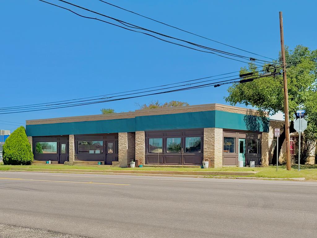 301 Young St Listing Cover Image