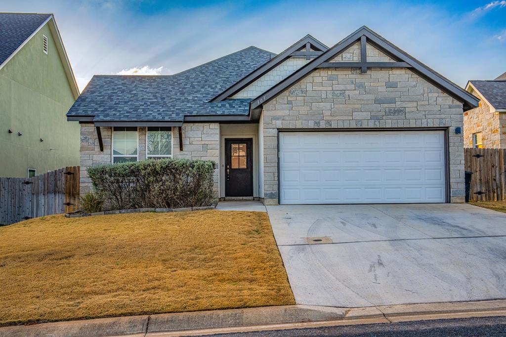 303 Winston Dr Listing Cover Image