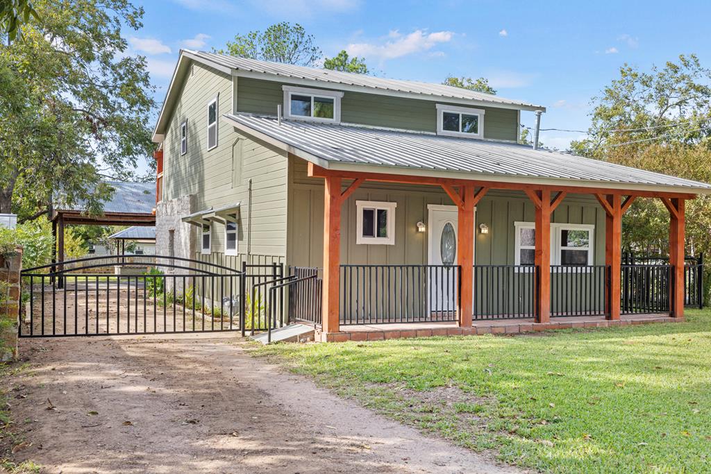 313 Hackberry Listing Cover Image