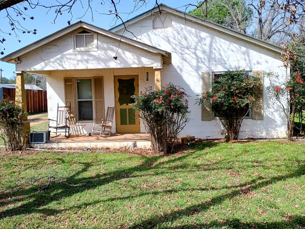 316 Live Oak St Listing Cover Image