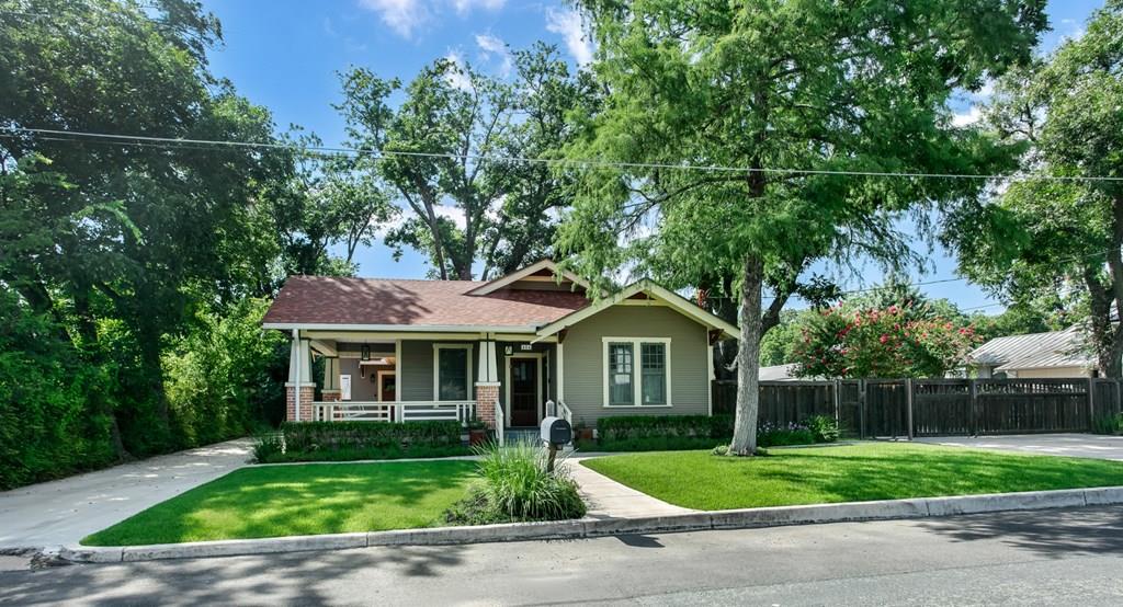 404 Pecan St Listing Cover Image