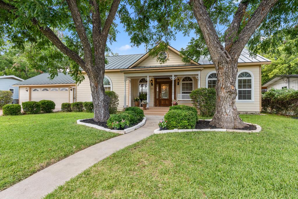 408 Creek St Listing Cover Image