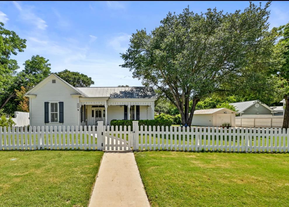 410 Schubert St Listing Cover Image