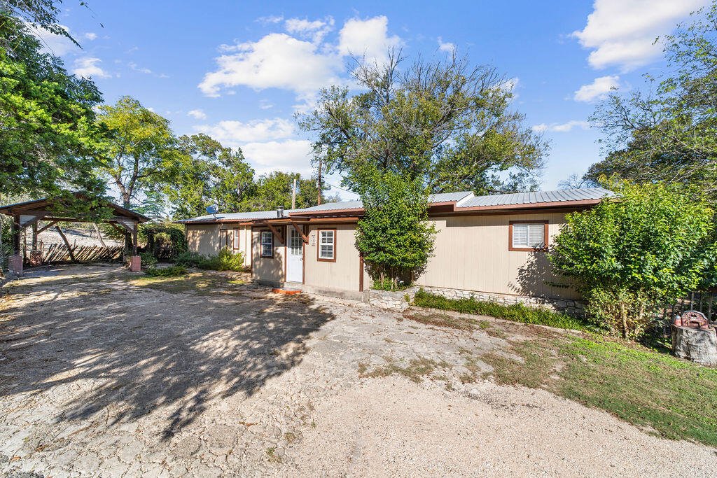 410 Moore St Listing Cover Image