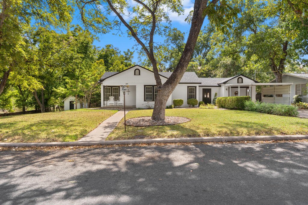 411 Travis St Listing Cover Image