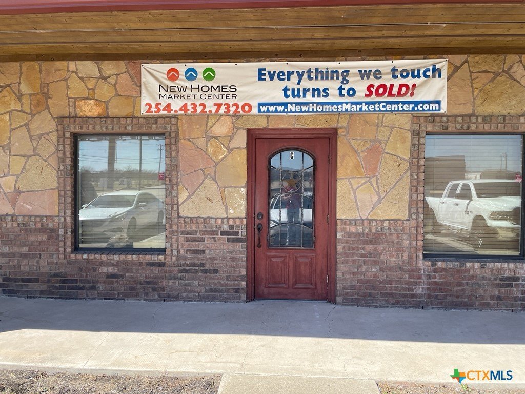 4201 Stan Schlueter Listing Cover Image