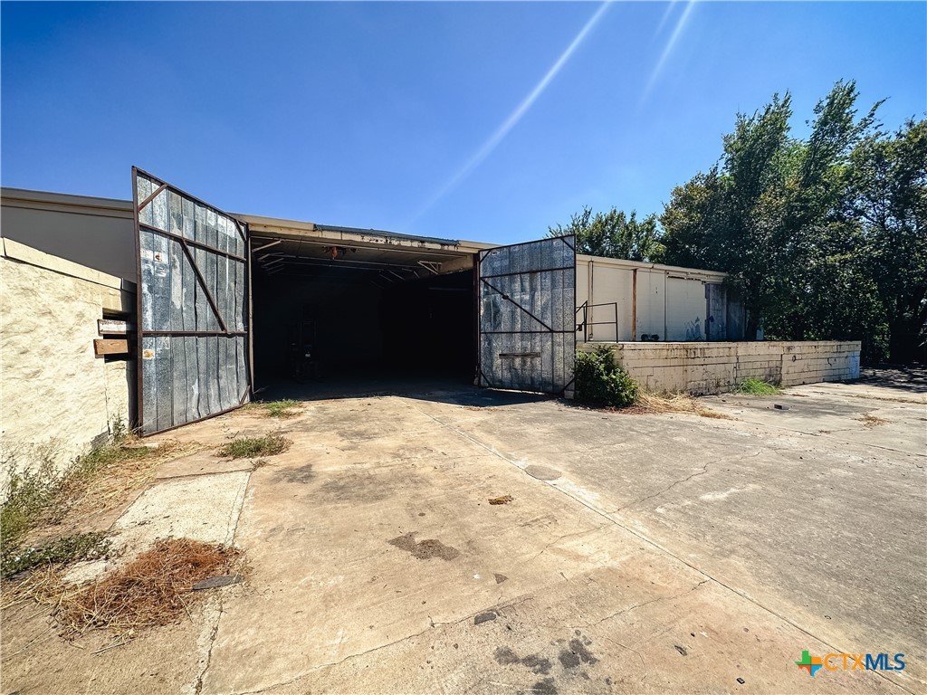 512 Jones Listing Cover Image