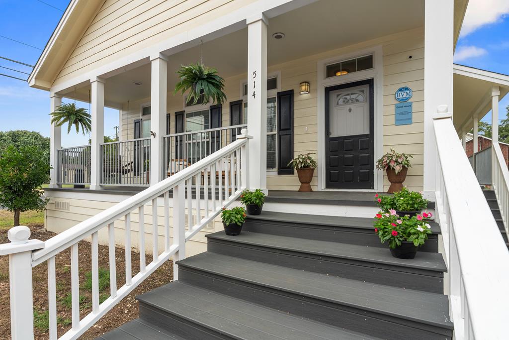514 Bluebonnet Listing Cover Image