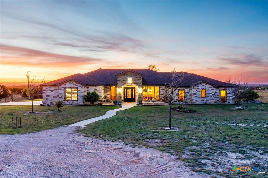 5450 County Road 101 Listing Cover Image