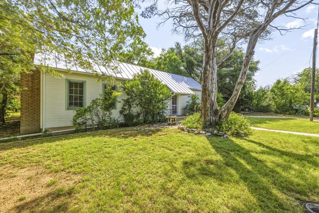 606 Austin St Listing Cover Image