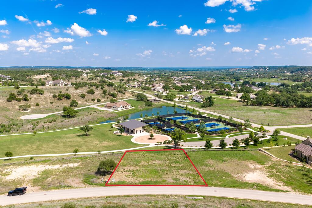670 Lago Vista Dr Listing Cover Image