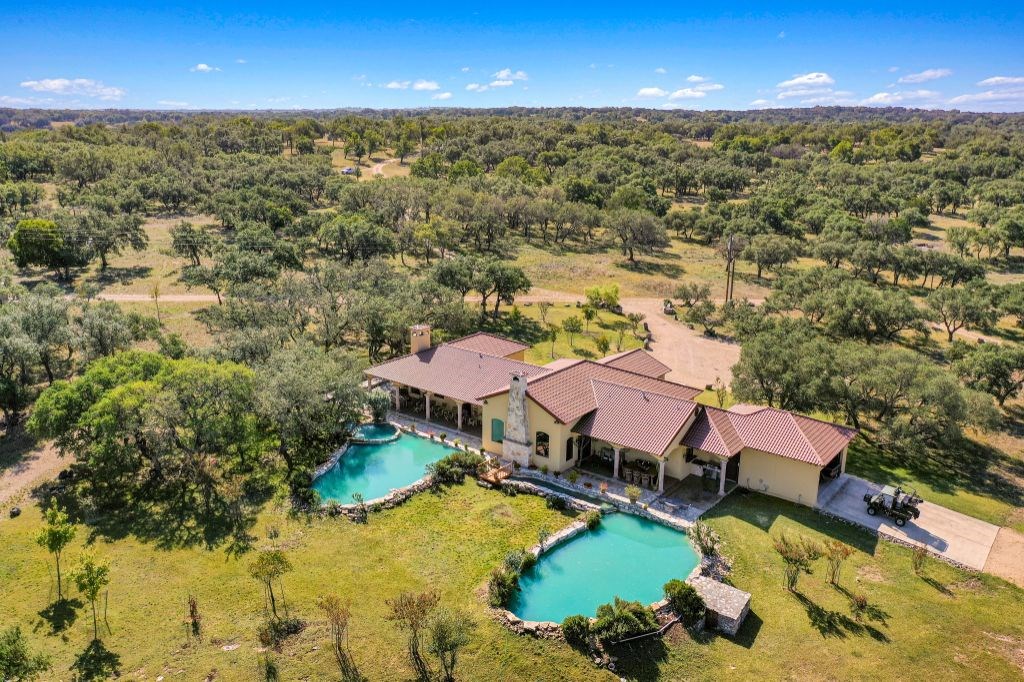 685 Byas Springs Rd Mountain Home, TX