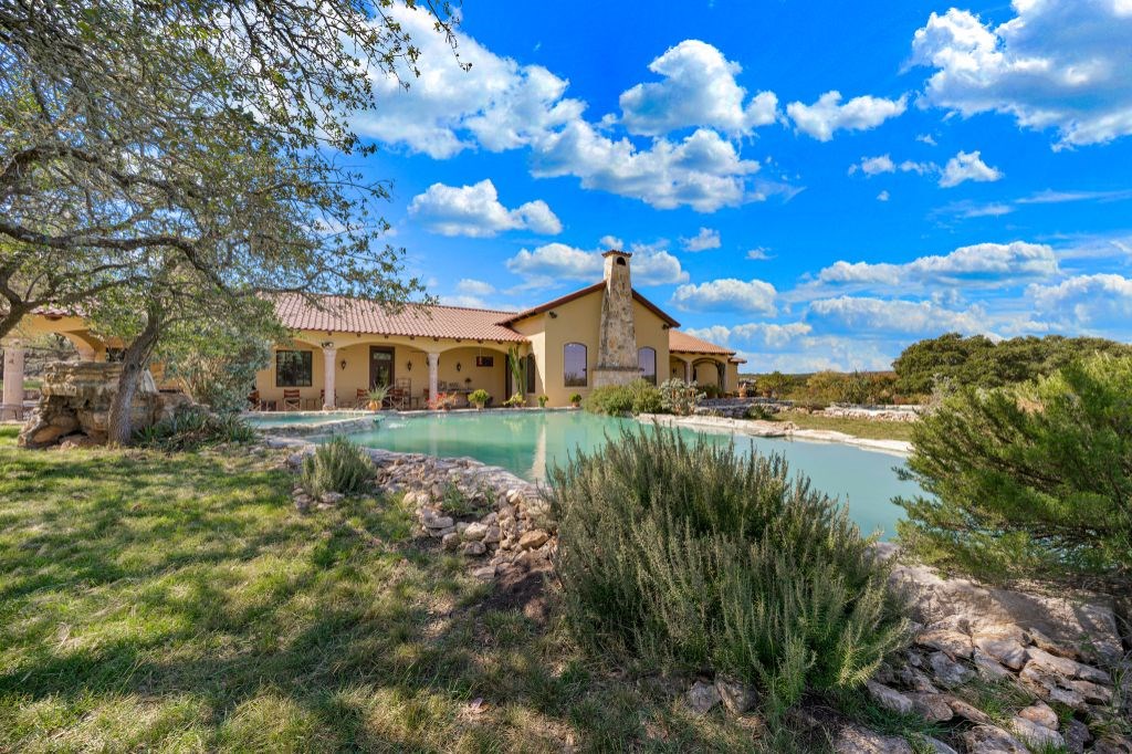 685 Byas Springs Rd Mountain Home, TX