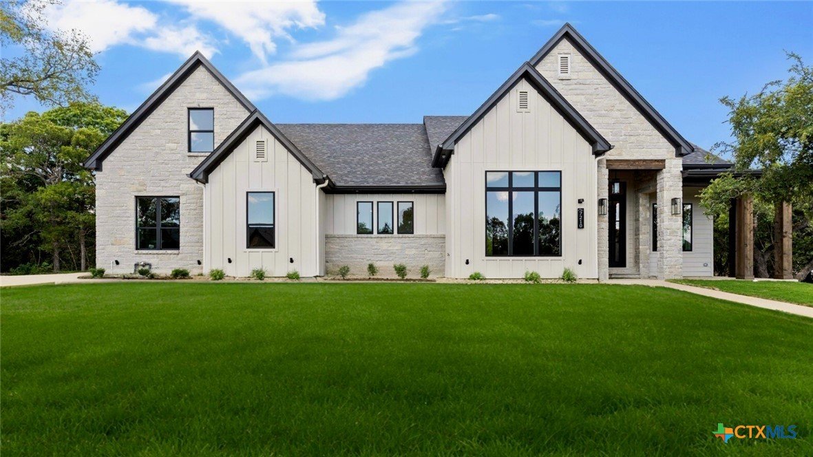 7210 Castlerock Listing Cover Image