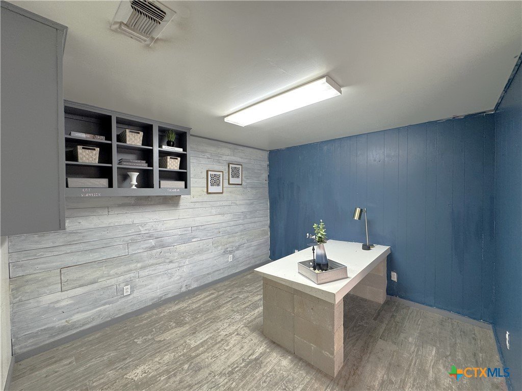 786 Castell Listing Cover Image