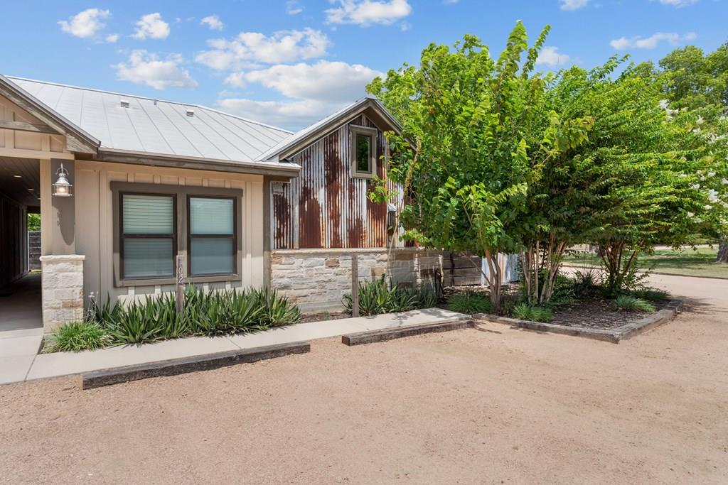 807 Highway St Listing Cover Image