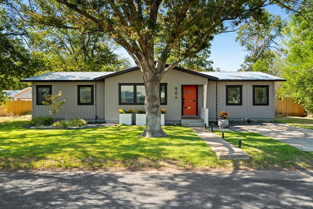 904 Orange St Listing Cover Image