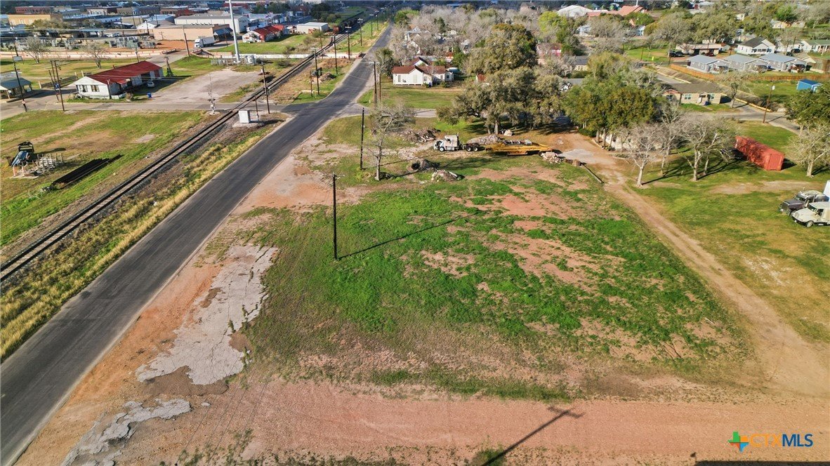 null S South St @ E Schleicher St Listing Cover Image